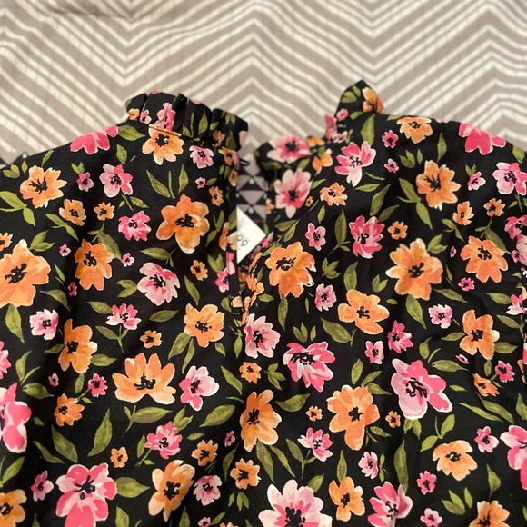 H$M floral print details blouse - Picture 2 of 3